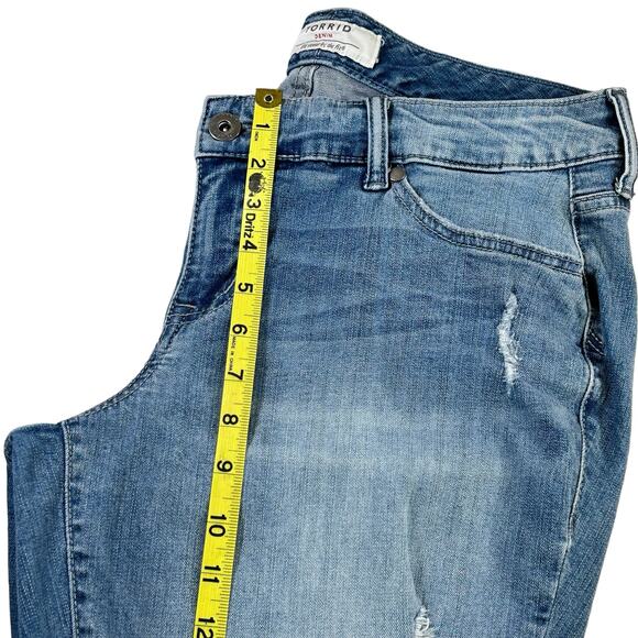Torrid Boyfriend Jeans Women Ripped Distressed Frayed Hems Stone Wash Crop Denim - Picture 11 of 15
